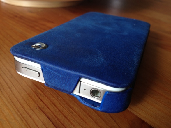 20120828 141056 Review : Noreve Exceptional Selection Leather iPhone Case