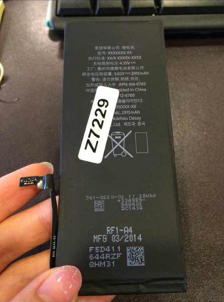 iphone 6 battery 327x440 Finally. Parts leak for the 5.5 inch iPhone 6