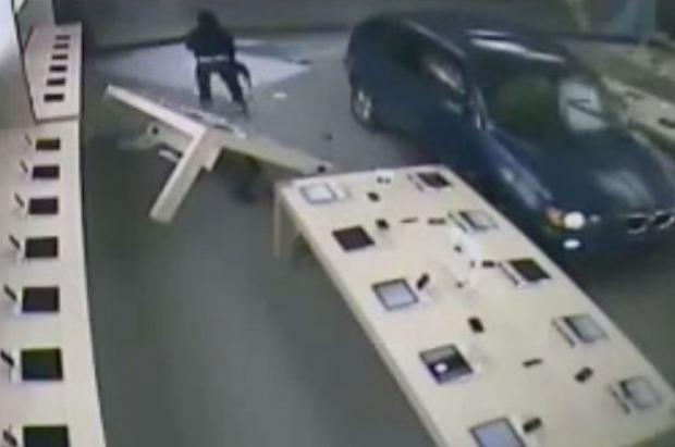 Apple Store Armed Raid